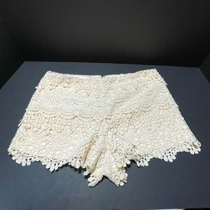 🔥3 for $15 Sale- Cream colored lace shorts